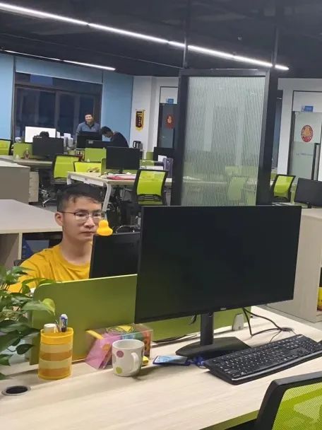 奋战一线丨4008云顶集团人的假期这样过