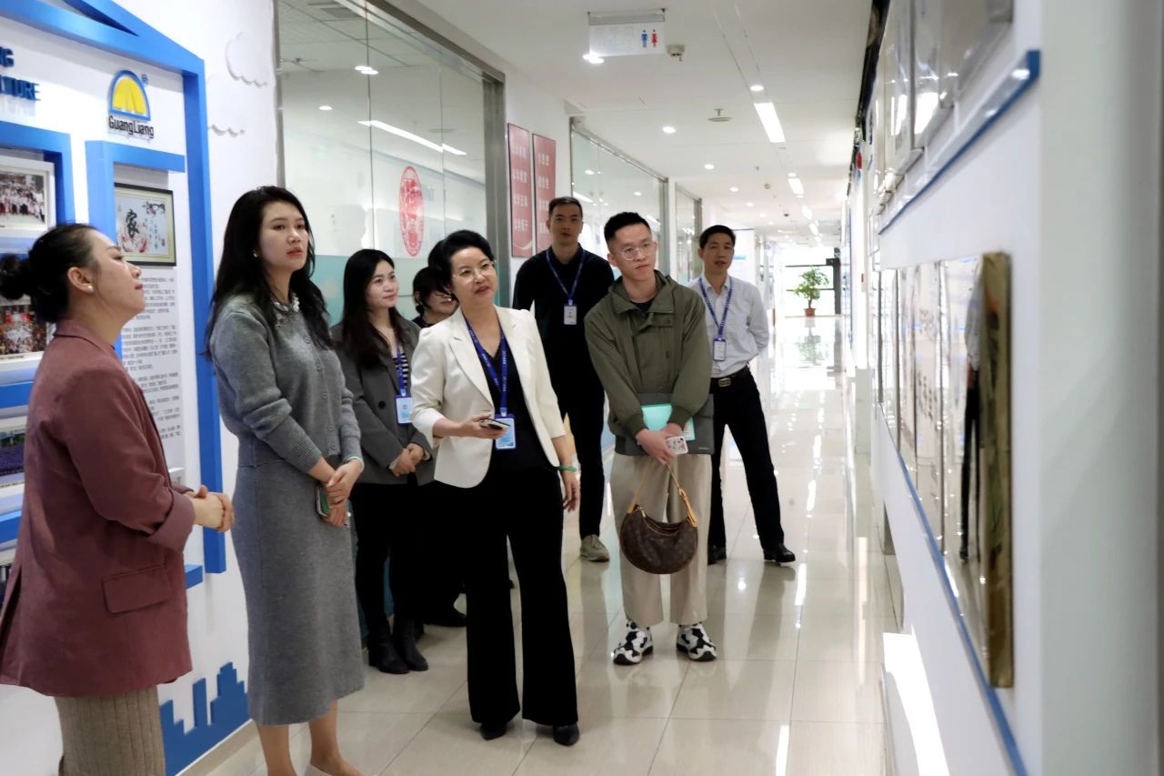 东莞市城市更新协会领导一行莅临4008云顶集团集团参观交流